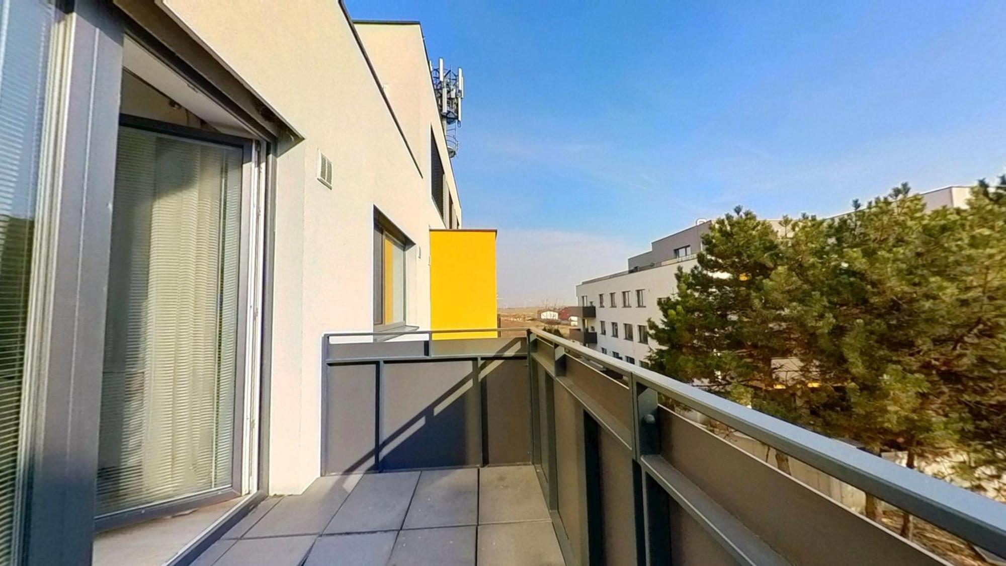 Air-Conditioned 2 Room Apartment, With Terrace, Rovinka, 302 Zewnętrze zdjęcie