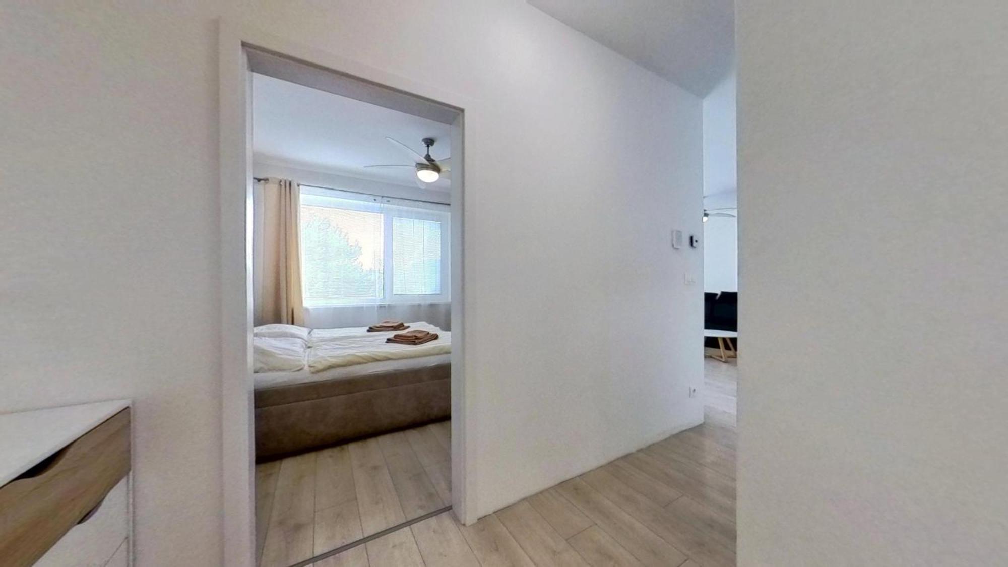 Air-Conditioned 2 Room Apartment, With Terrace, Rovinka, 302 Zewnętrze zdjęcie