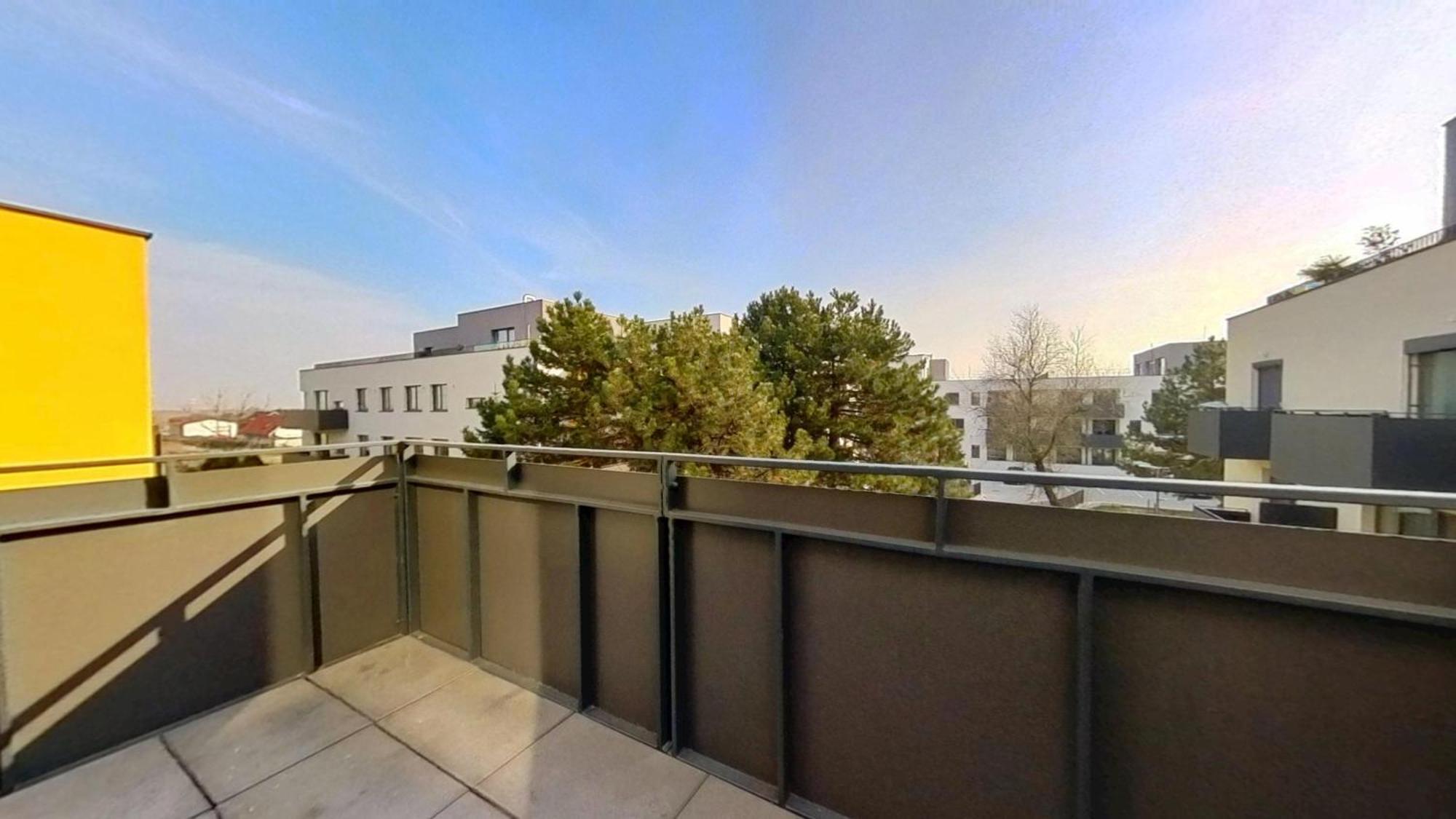 Air-Conditioned 2 Room Apartment, With Terrace, Rovinka, 302 Zewnętrze zdjęcie