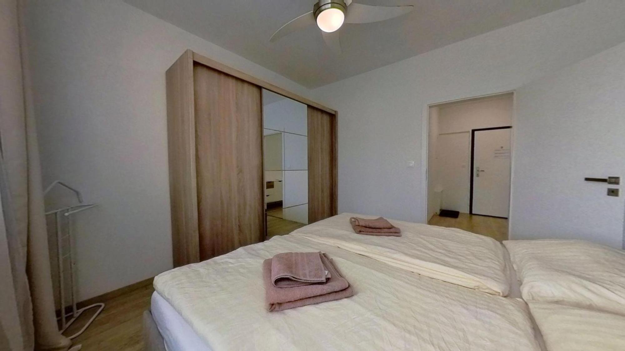 Air-Conditioned 2 Room Apartment, With Terrace, Rovinka, 302 Zewnętrze zdjęcie