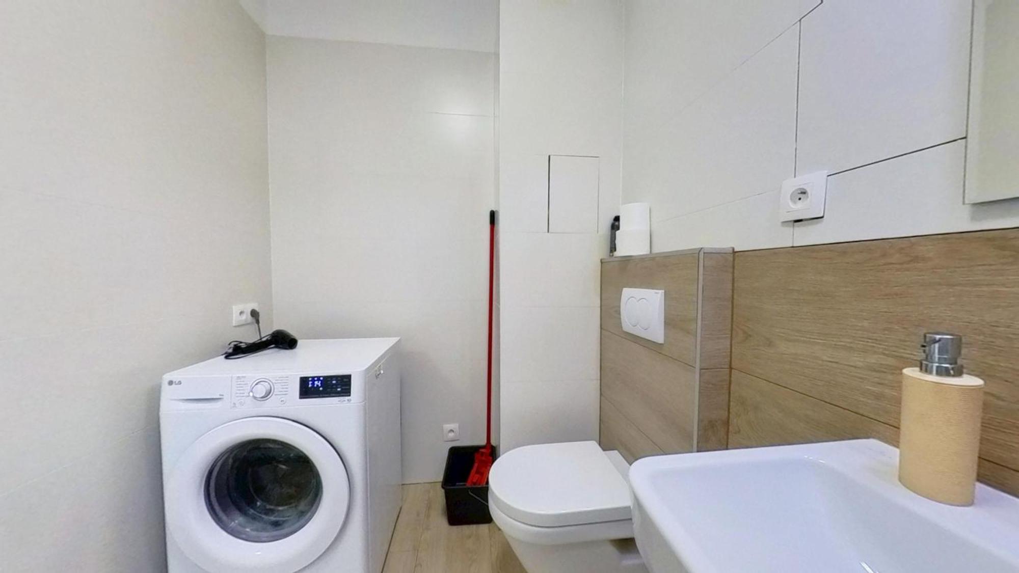 Air-Conditioned 2 Room Apartment, With Terrace, Rovinka, 302 Zewnętrze zdjęcie