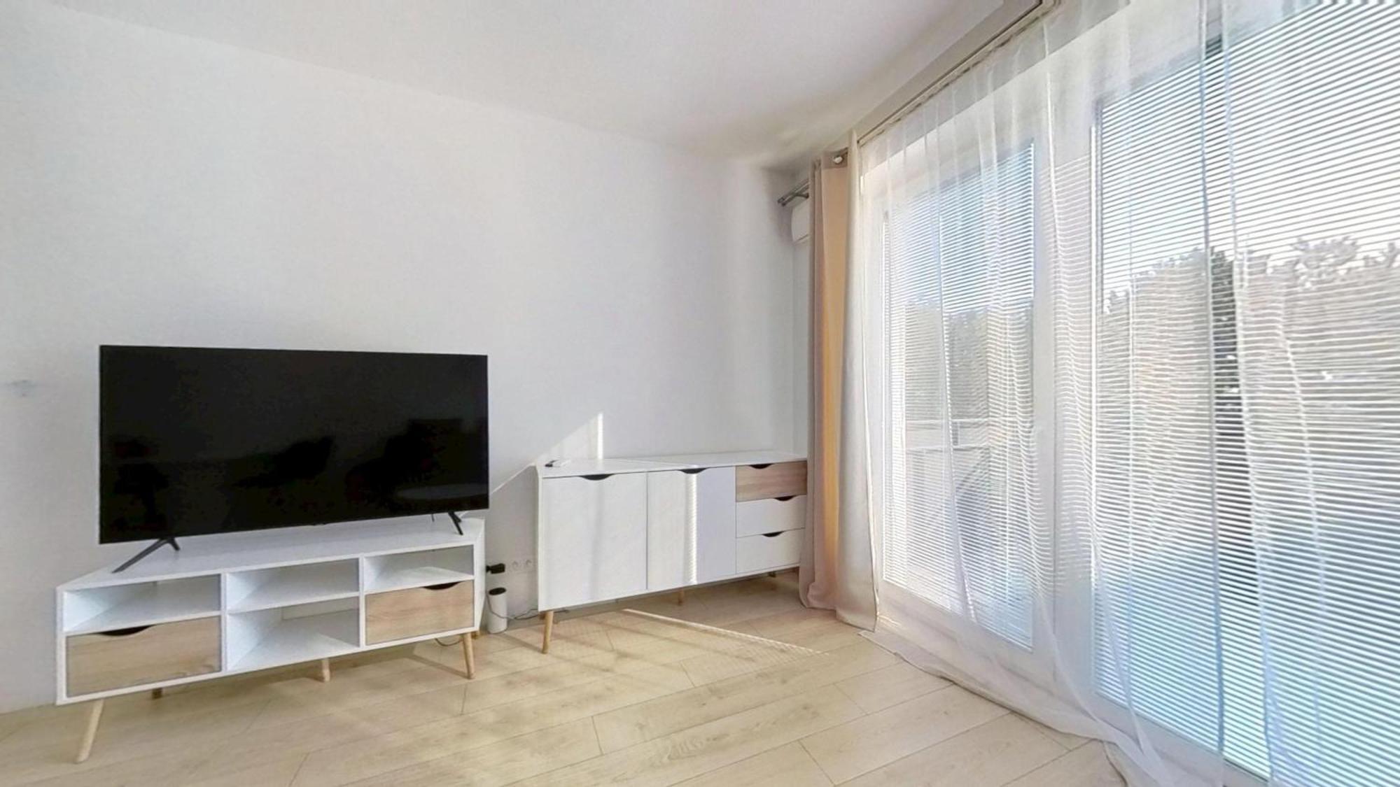 Air-Conditioned 2 Room Apartment, With Terrace, Rovinka, 302 Zewnętrze zdjęcie