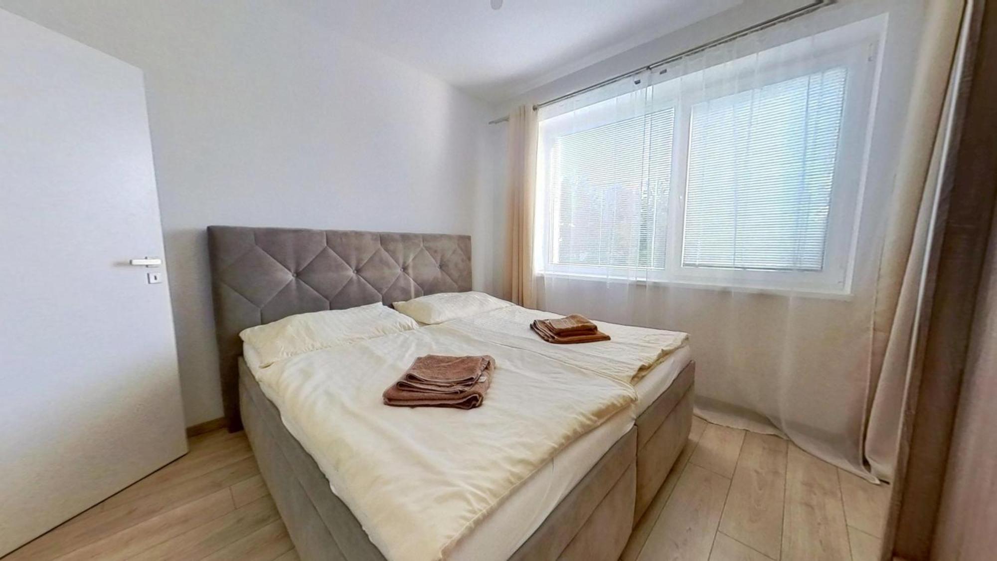 Air-Conditioned 2 Room Apartment, With Terrace, Rovinka, 302 Zewnętrze zdjęcie