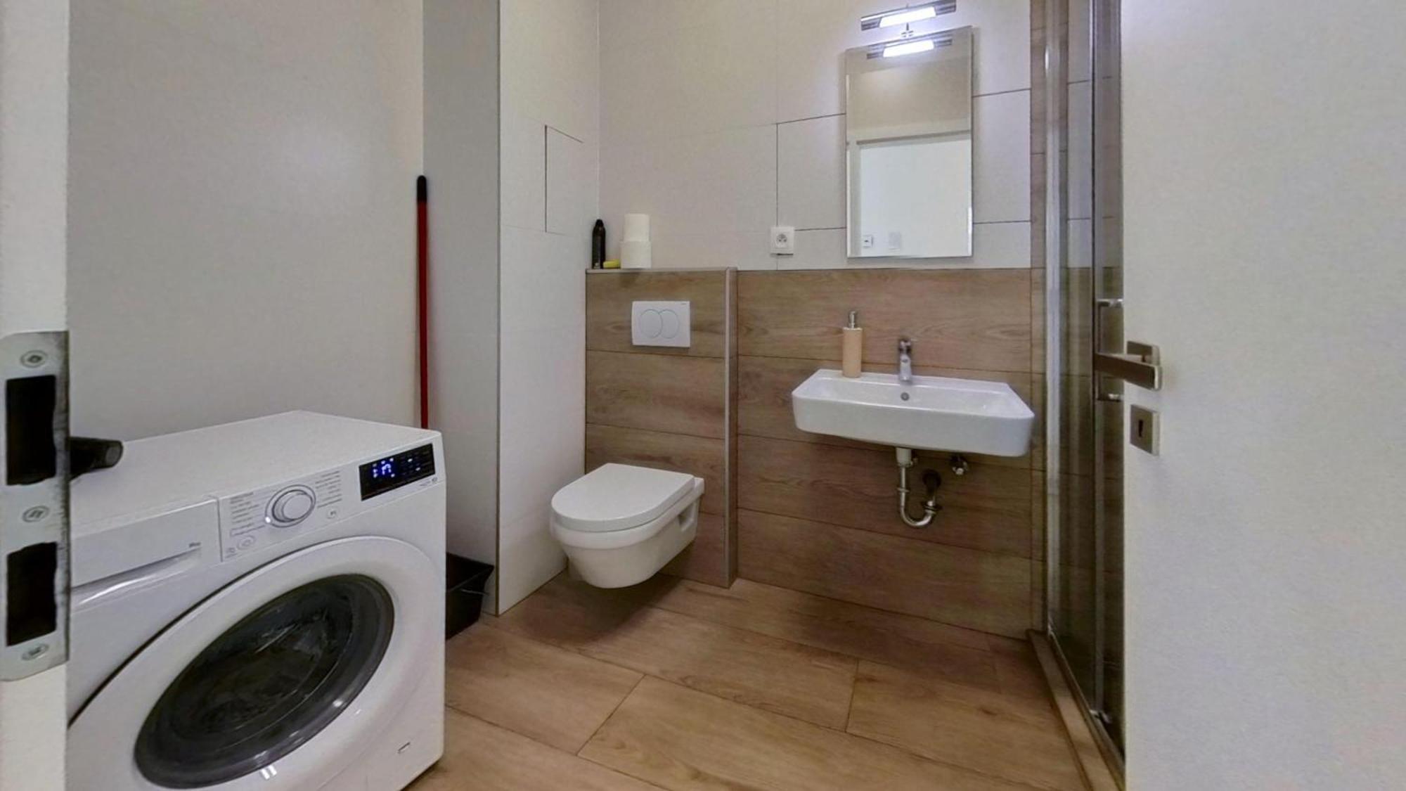 Air-Conditioned 2 Room Apartment, With Terrace, Rovinka, 302 Zewnętrze zdjęcie