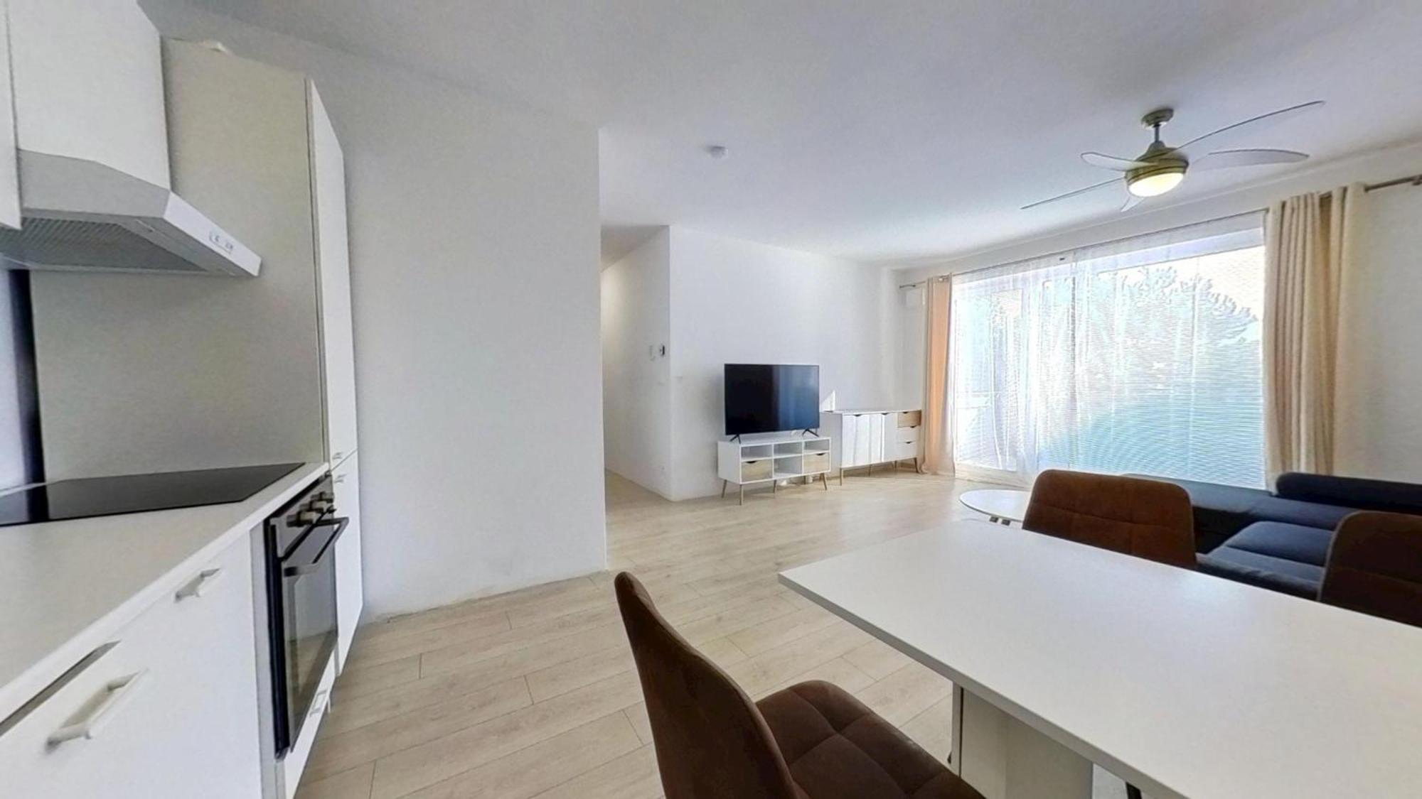 Air-Conditioned 2 Room Apartment, With Terrace, Rovinka, 302 Zewnętrze zdjęcie