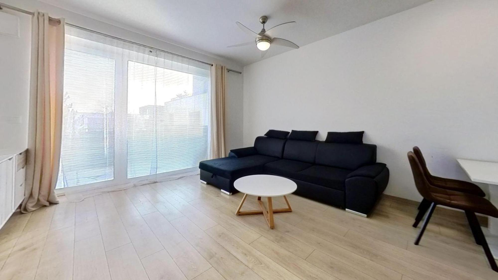 Air-Conditioned 2 Room Apartment, With Terrace, Rovinka, 302 Zewnętrze zdjęcie